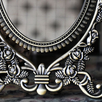Ovale Bronze geschnitzte Metallrahmen antike Tischspiegel