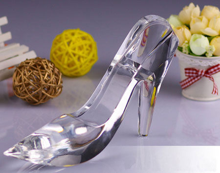 Delicado zapato de cristal de Cenicienta para el día de San Valentín