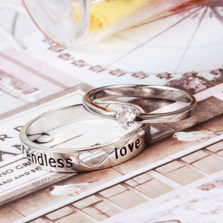 Conjuntos de anillos de boda para él y para ella en plata de ley con grabado de corazón