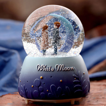 Bolas de nieve musicales iluminadas únicas a la venta con pilas