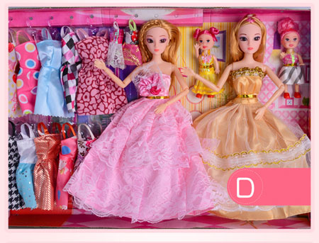 Barbie principessa vestita e giocattoli per la famiglia Ken