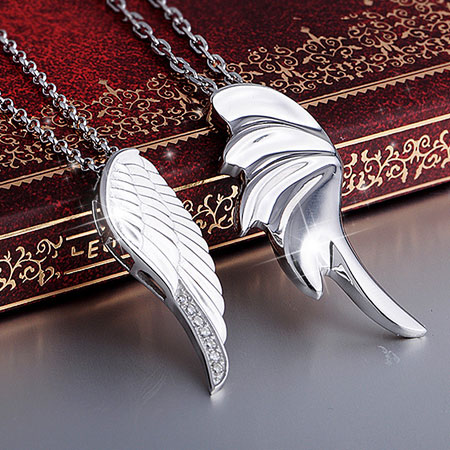 Bijpassende zilveren engelenvleugelkettingen voor heren en dames