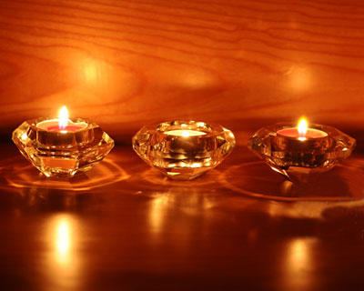 Kryształowe świeczniki na podgrzewacze w kształcie diamentu luzem