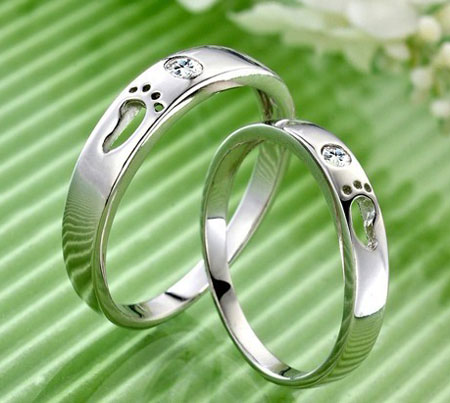 Tani pierścionek z obietnicą dla młodych par mężczyzn i kobiet