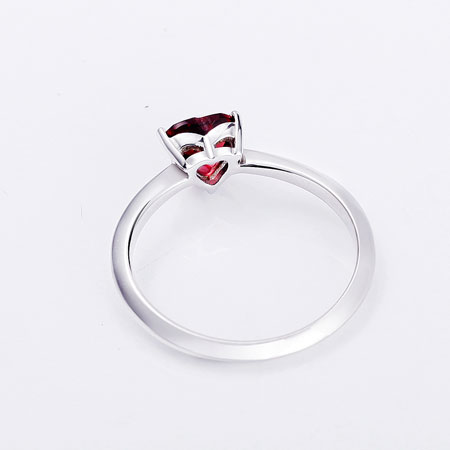 Серебряное кольцо-обещание с камнем-гранатом в форме сердца для женщин